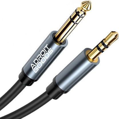 zilver en zwart audiokabel met goudkleurige connectoren en AdroitGoods merknaam