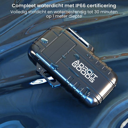 Zwarte waterdichte koffer drijft op water met Adroit Goods logo zichtbaar op deksel