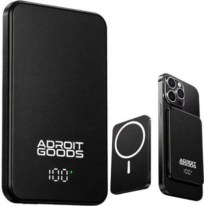 Zwarte draadloze powerbank met digitaal display en magneetmodule naast smartphone met powerbank bevestigd