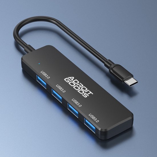zwarte AdroitGoods USB hub met vier blauwe USB 3.0 poorten en USB-C aansluiting