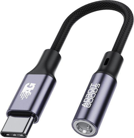 Zwarte USB-C naar 3,5 mm adapterkabel met metalen behuizing en gevlochten kabelmantel